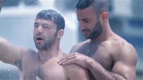 hombres desnudos en la ducha|Hombres en la ducha Videos Porno